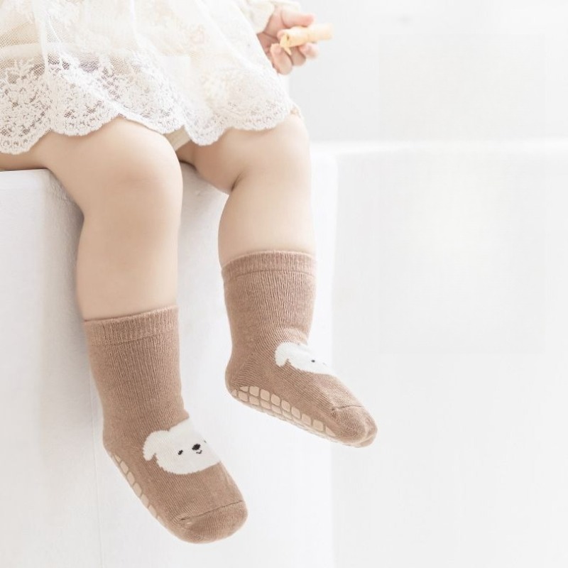 جوارب أطفال مضادة للانزلاق من  - مراجعة Gripper Foot Walking وسعره