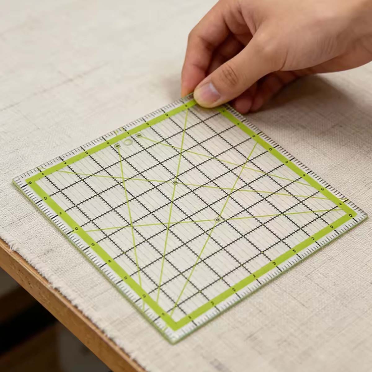 مجموعة مساطر خياطة مربعة من ال - مراجعة Quilting Ruler Square وسعره